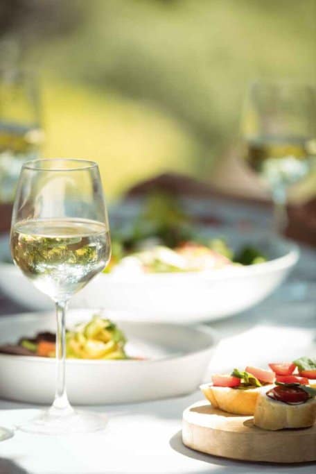 Savour the elegance of Sydney's dining with exquisite food and wine tours; a gourmet's delight in every sip and bite.