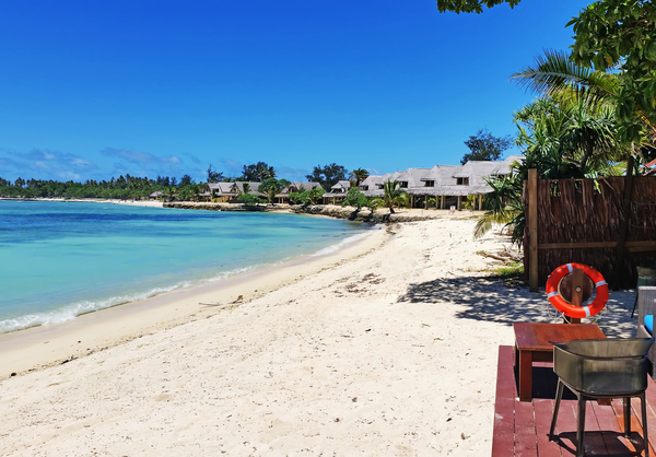 beach-resort-in-new-caledonia