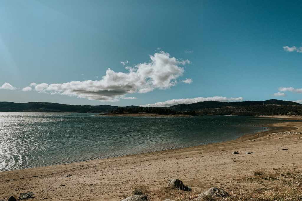 the lake jindabyne