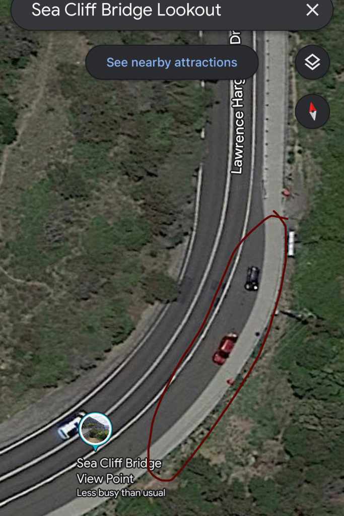 Parking at the Sea Cliff Bridge Lookout