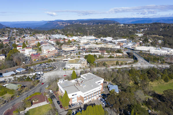 The town of Katoomba at the top of the blue mountains
