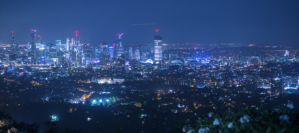 view-of-brisbane-from-mount-coot-tha-at-night Is Brisbane worth visiting